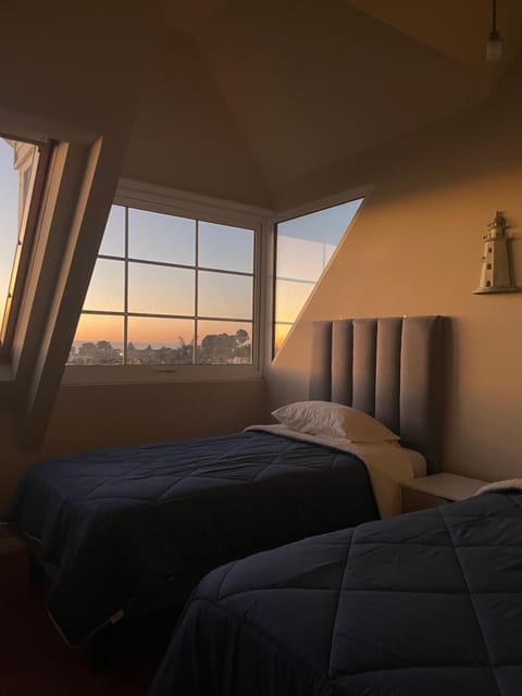 Bed, Photo of the whole room, Bedroom, Sea view, Sunset