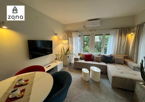 TV and multimedia, Living room, Seating area, air conditioner