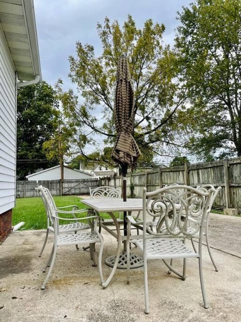 The Chic Shack / Centrally Located 2BR/1BA Home Condo in Evansville