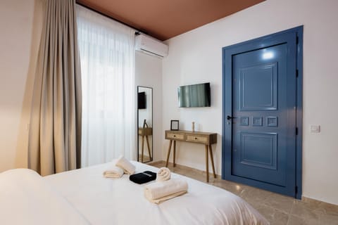 CANVAS Color Your Stay Apartment in Volos