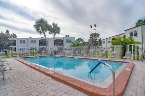 Peaceful Seminole Condo with Community Pools! Apartment in Seminole