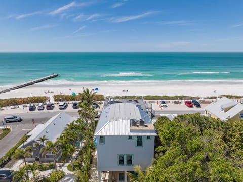 Villa Rayo Del Sol House in Bradenton Beach