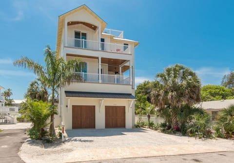 Coastal Horizons House in Bradenton Beach