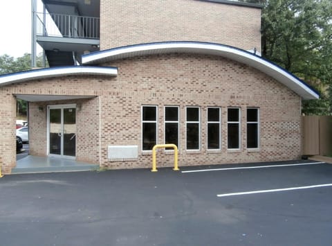 Property building, Facade/entrance, Day