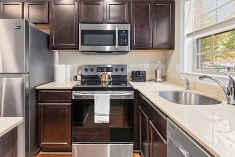 Kitchen or kitchenette, minibar, pet friendly, stove, toaster