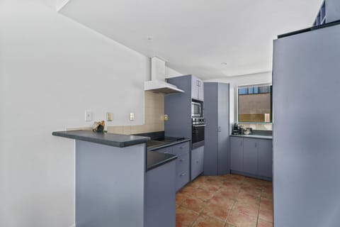 Kitchen or kitchenette, oven, stove