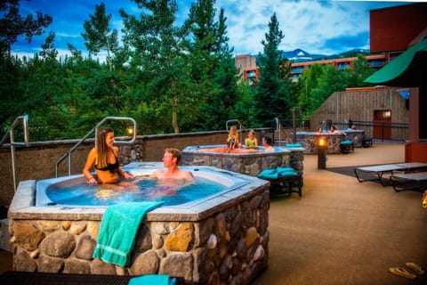 Hot Tub, Swimming pool