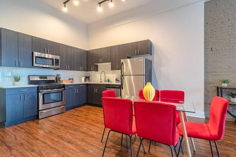 McCormick Place 420 friendly 3BR/2BA with Optional parking for up to 8 guests Appartamento in South Loop