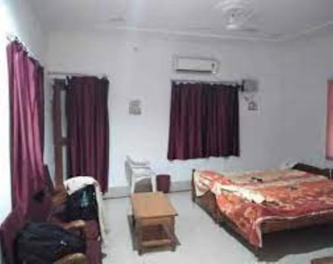 Bed, Photo of the whole room, Bedroom, air conditioner