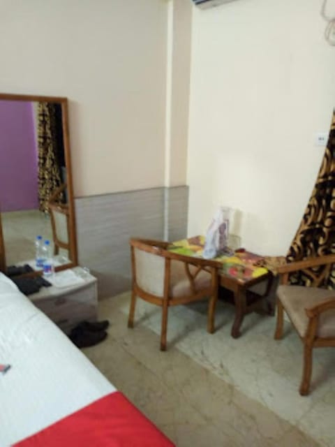 Bed, Photo of the whole room, Seating area, Bedroom, air conditioner