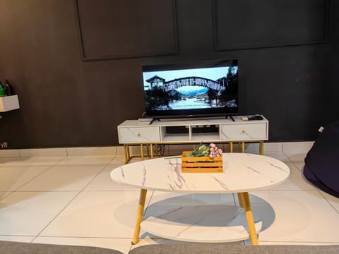 TV and multimedia, Seating area, Evening entertainment