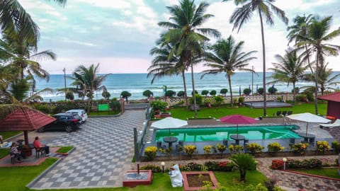 Pool view, Sea view