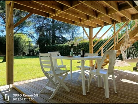 Patio, Dining area, Garden view