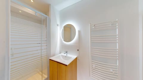 Immeuble COTY Jacuzzi studios et chambres Condo in Le Havre