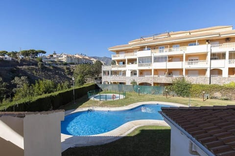 Spacious 2 bedroom apartment with sea view! Apartment in Fuengirola