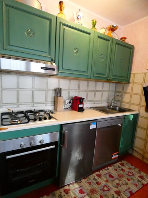 Coffee/tea facilities, Kitchen or kitchenette, dishwasher, pet friendly, stove