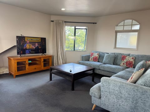 Tauranga Harbour View House in Tauranga