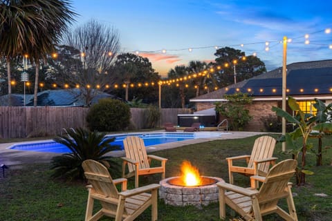 Garden, Swimming pool, flat iron