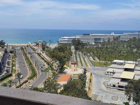 Sea and Montaza Palace view 2 bedrooms apartment alexandria,2 full bathrooms, with 2 AC and 1 Stand Fan, wifi, 4 blankets available Condo in Alexandria