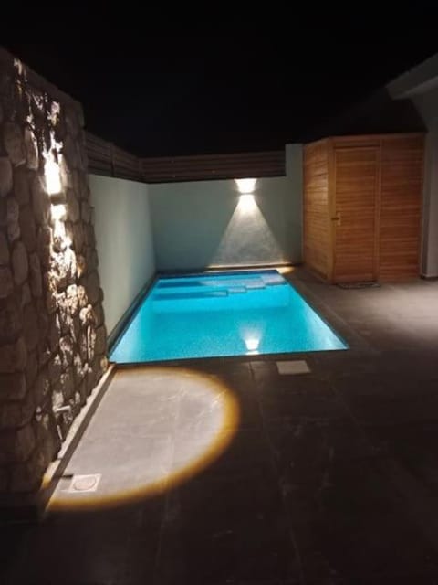 Gouna Elegance: 1BR Heated Pool House in Hurghada