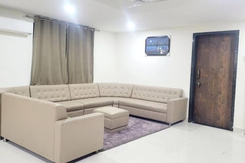 Terrace Party House with Bedroom,Kitchen and playarea Apartment in Secunderabad