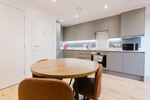 Dining area, kitchen