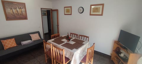 Piso grande con todo cerca Apartment in Blanes