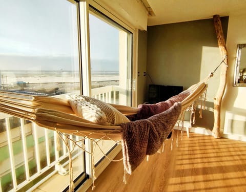 Natural landscape, View (from property/room), Living room, Seating area