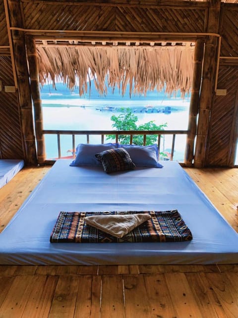 Vụ Tịch Lakeview Homestay Vacation rental in Laos