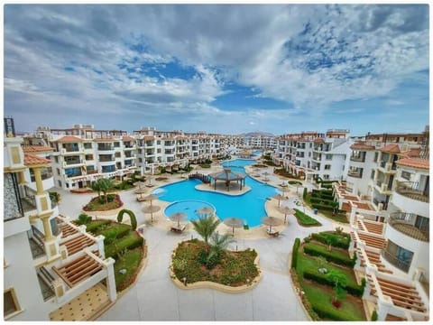 3-Bedroom Apartment on the Ground Floor with Pool View, Personal Garden Area, Backyard, and Free Beach Access in Sharm Hills Resort Apartment in Sharm El-Sheikh