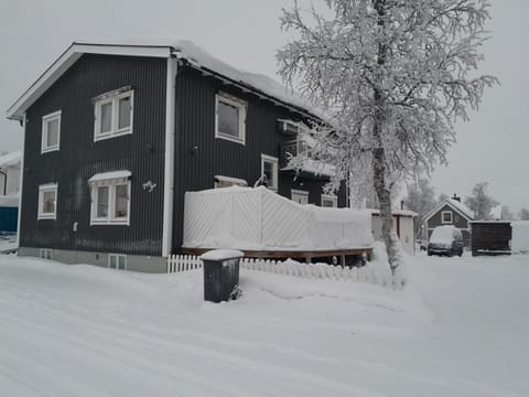 Property building, Day, Winter