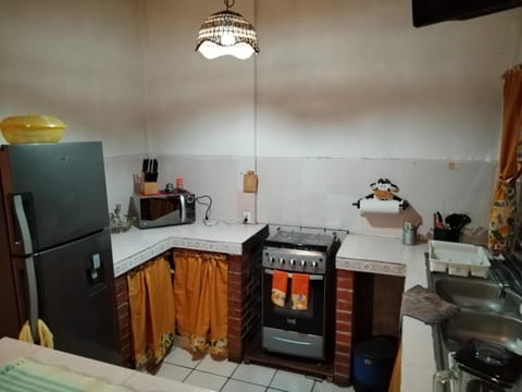 Kitchen or kitchenette, minibar, toaster