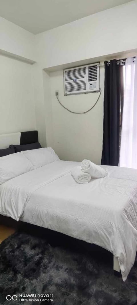 Elegant 1 bedroom Deluxe Suite Near NAIA Apartment hotel in Las Pinas