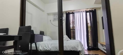 Elegant 1 bedroom Deluxe Suite Near NAIA Apartment hotel in Las Pinas