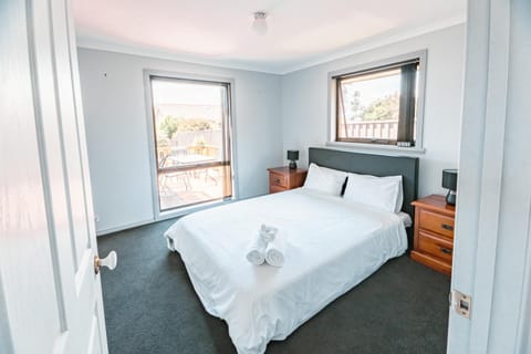 Spacious Coastal Gem Bed and Breakfast in Port Sorell