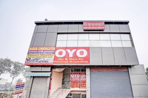 OYO New friends Residency Hotel in Noida