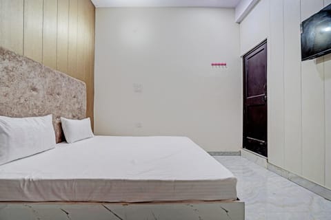 OYO New friends Residency Hotel in Noida
