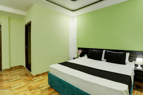 Super OYO Flagship Raisi Residency Hotel Hotel in Lucknow