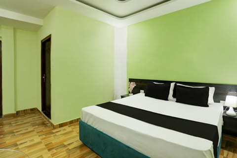 Super OYO Flagship Raisi Residency Hotel Hotel in Lucknow