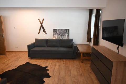 TV and multimedia, Seating area