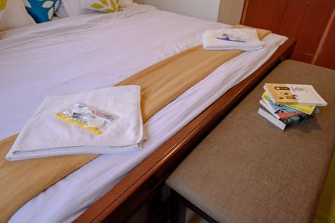 Bedroom, towels