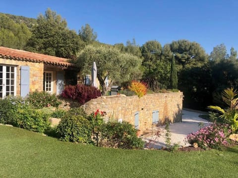 Magnifique Maison avec Jardin et Piscine Vue Mer Villa in Sanary-sur-Mer