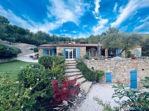 Magnifique Maison avec Jardin et Piscine Vue Mer Villa in Sanary-sur-Mer