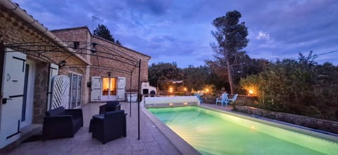 Maison provençale dans un cadre bucolique Villa in Grignan