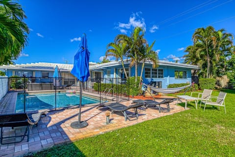 Glittering Palms Apartment in Oakland Park