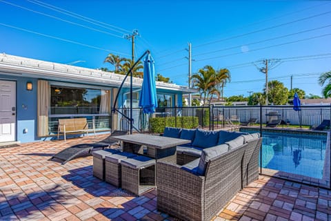 Radiant Palms Apartment in Oakland Park