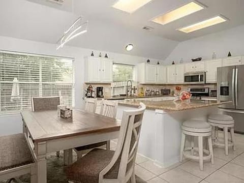 Fully Furnished Ranch Style Home Close To Houston House in Pearland