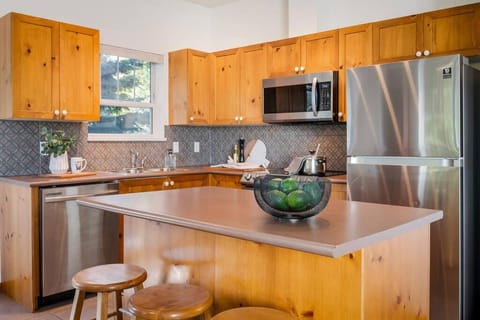 Blueberry Hill Premium Area Apartment in Whistler