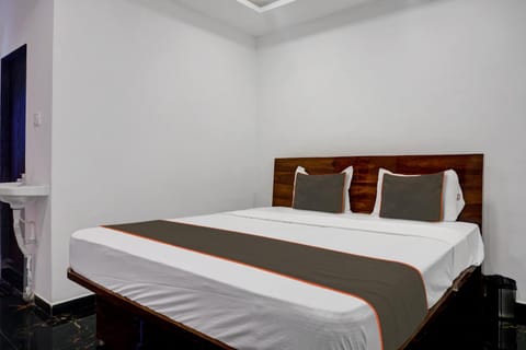 82142 Sai Inn Lodging Hotel in Pune