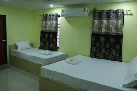 Hotel J B L Hotel in Kolkata